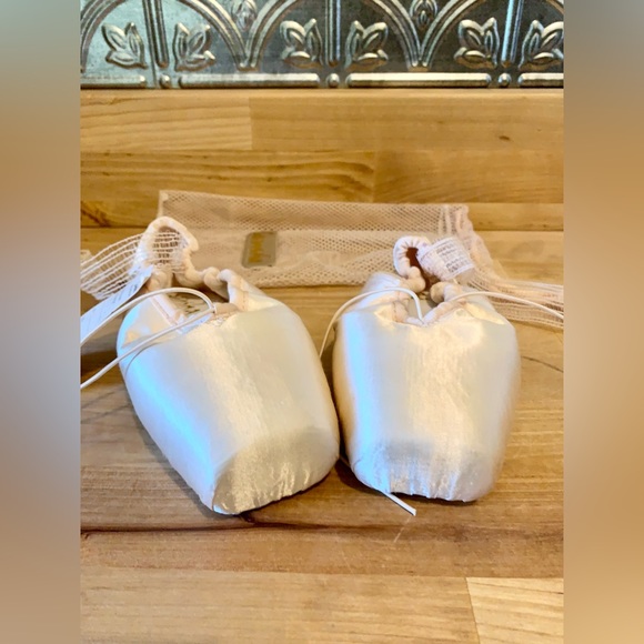 Sansha Pointe Shoes Ballet Toe Shoes - Picture 3 of 11